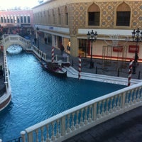 Photo prise au Venezia Mega Outlet par Erden E. le1/13/2017