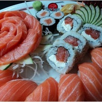 รูปภาพถ่ายที่ Kien Sushi โดย Kien Sushi เมื่อ 7/16/2013