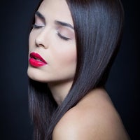 7/16/2013 tarihinde Adriana Mendoza Hair &amp;amp; Makeup Salonziyaretçi tarafından Adriana Mendoza Hair &amp;amp; Makeup Salon'de çekilen fotoğraf