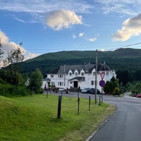 Photo taken at Bridge of Orchy Hotel by Albaraa B. on 6/25/2023