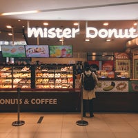 Photo taken at Mister Donut by TL/SL on 4/11/2017