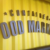 รูปภาพถ่ายที่ Container Food Market โดย Carla V. เมื่อ 9/23/2015