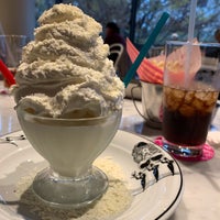 Photo taken at Serendipity 3 by Dan C. on 12/23/2018