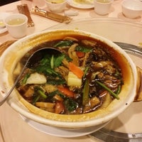 Photo taken at Miao Yi Vegetarian Restaurant by Jonny S. on 5/16/2014