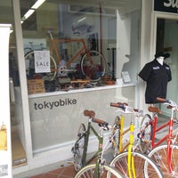 Photo taken at Tokyobike by Oldskool C. on 8/13/2016