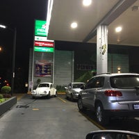 Photo taken at Gasolineria Xochicalco y Xola by Manolo R. on 12/28/2016