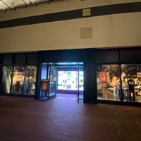 hollister international drive