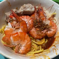 Photo taken at Big Prawn Noodle Dry Soup by Kang Wei S. on 1/4/2023