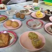 Photo taken at Chokchai Dim Sum by KaE D. on 3/11/2019