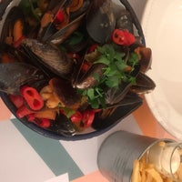 Photo taken at Moules &amp;amp; Beer by Cristina M. on 7/10/2019