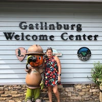 Foto scattata a Gatlinburg Welcome Center da Robbie C. il 9/19/2019