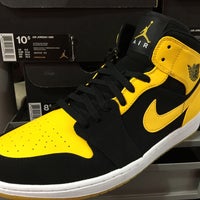 nike outlet in gilroy