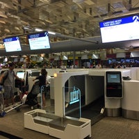 Photo taken at Singapore Airlines (SQ) Check-in Counter by NeMeSiS on 1/5/2018