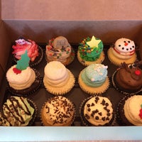 12/23/2015에 Kris L.님이 Gigi&amp;#39;s Cupcakes에서 찍은 사진