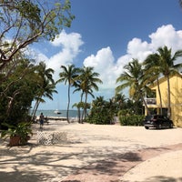 Foto diambil di Bayside Inn Key Largo oleh Yulia L. pada 3/9/2019