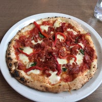 Снимок сделан в Famoso Neapolitan Pizzeria пользователем Dave (Wild Man) W. 4/8/2016