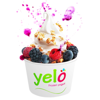 7/20/2013 tarihinde Yelo Frozen Yogurtziyaretçi tarafından Yelo Frozen Yogurt'de çekilen fotoğraf