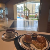 Photo taken at Hilton Kuwait Resort by Abdulrahman A. on 4/22/2024