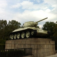 Photo taken at Soviet War Memorial Tiergarten by Kevin v. on 9/14/2012