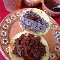 7/24/2013 tarihinde Su Majestad el Tacoziyaretçi tarafından Tacos Don Manolito'de çekilen fotoğraf