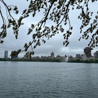 Photo taken at Jacqueline Kennedy Onassis Reservoir by Kim A. on 5/5/2024