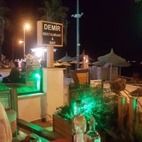 Foto scattata a Demir Restaurant da Ömür A. il 10/4/2022