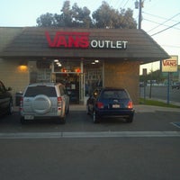 vans outlet los angeles