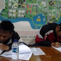 Photo taken at Universitas Mpu Tantular by annisa r. on 1/8/2013