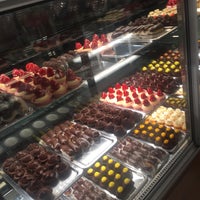 Photo taken at Nazar Profiterol by Tuana A. on 9/27/2016