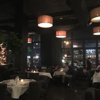 12/28/2016 tarihinde Angel L.ziyaretçi tarafından M. Restaurant and Bar'de çekilen fotoğraf