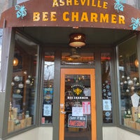 Foto tirada no(a) Asheville Beecharmer por Angel L. em 12/31/2021