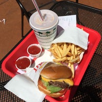 Photo taken at In-N-Out Burger by Steve T. on 8/1/2016