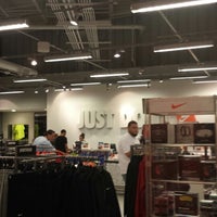 nike store in franklin mills mall