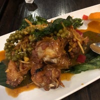 Photo taken at Ben Thai Cafe by candy on 6/9/2018