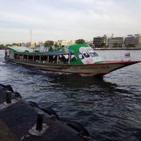 Photo taken at ท่าเรือพระปิ่นเกล้า (Pra Pinklao Bridge Pier) N12 by Roman on 1/1/2019