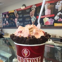Photo taken at Cold Stone Creamery by Paola V. on 12/4/2016