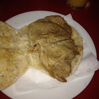 Foto diambil di Pizza Pazza oleh Marco A. pada 10/25/2013