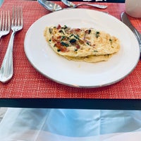Photo taken at La Bıstro Restaurant by Y a s e e n ♌️ on 6/23/2019