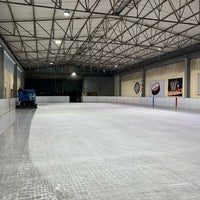 Photo taken at Παγοδρόμιο Ice n&amp;#39; Skate by Vasilis P. on 12/27/2022