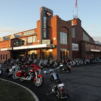 7/22/2013 tarihinde Mad River Harley-Davidsonziyaretçi tarafından Mad River Harley-Davidson'de çekilen fotoğraf