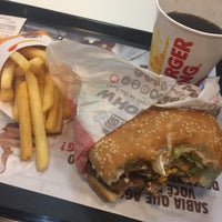 Photo taken at Burger King by Jucelia A. on 5/24/2017