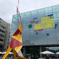 Foto tirada no(a) Kunstmuseum Stuttgart por Ilaria em 8/18/2021
