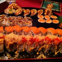 Foto tirada no(a) Yashi Sushi por Michael M. em 12/28/2012