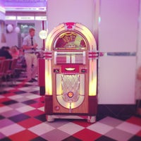 Photo taken at Johnny Rockets by Arseny T. on 7/28/2013