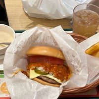 Photo taken at MOS Burger by angelicalbite on 11/3/2022