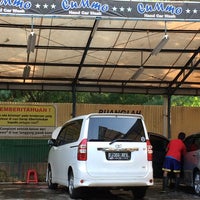 Photo taken at Cummo Car Wash by Agung Y. on 8/3/2014