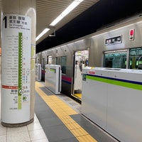 Photo taken at Shinjuku Line Shinjuku-sanchome Station (S02) by tsuozai ＠. on 11/19/2022