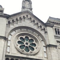 Photo taken at Grote Synagoge van Brussel / Grande Synagogue de Bruxelles by Ahuv 🇪🇺 on 8/12/2017
