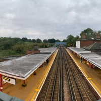 Photo taken at Theydon Bois London Underground Station by Ahuv 🇪🇺 on 10/16/2021