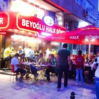 Photo taken at Beyoğlu Halk Döner by Duygu D. on 7/29/2013